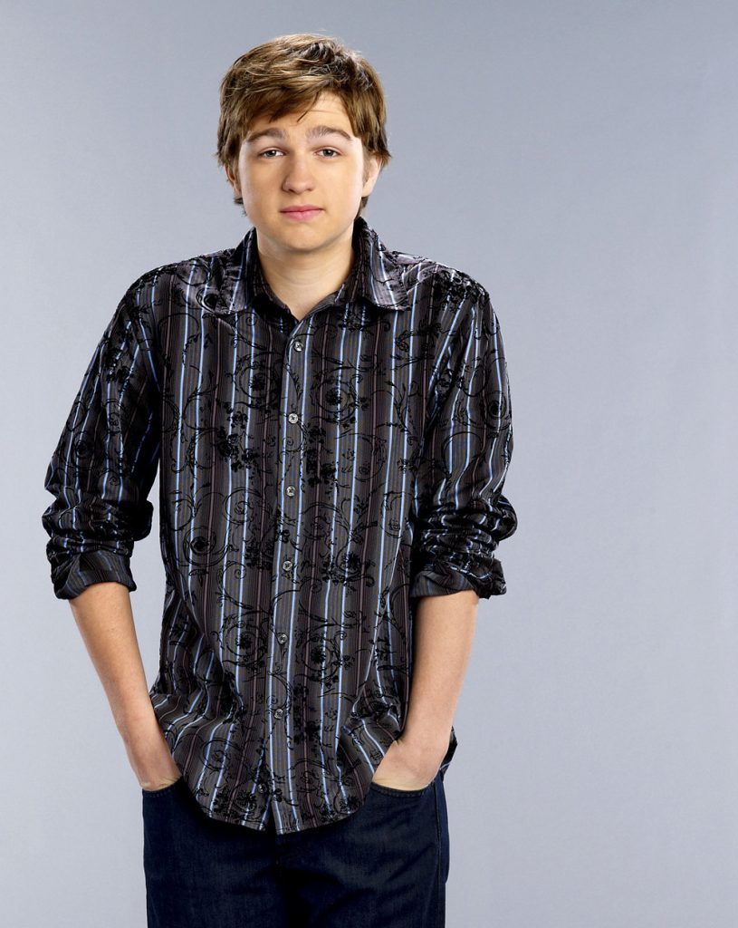 Actor Angus T. Jones Wiki, Bio, Age, Height, Affairs & Net Worth ...